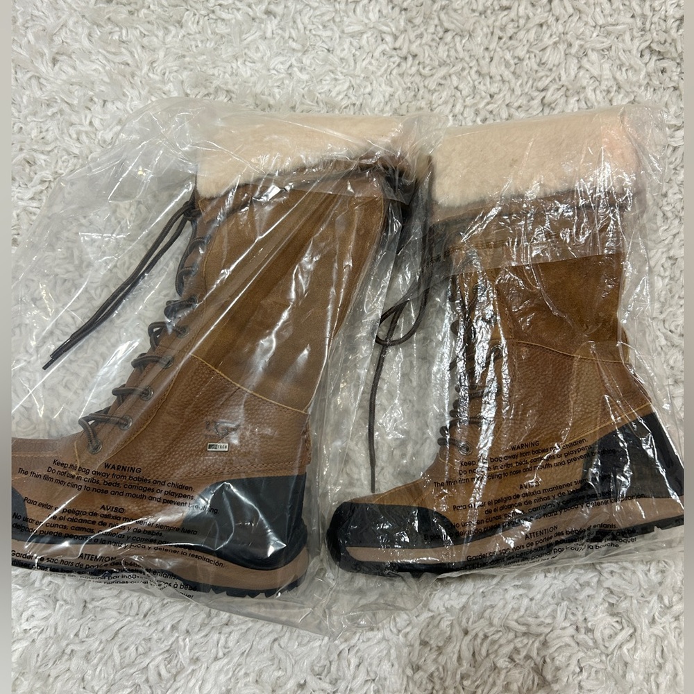 NWT UGG Adirondack III Waterproof Tall Boot Sheepskin Leather Outdoor Shoes 8 - Picture 8 of 8